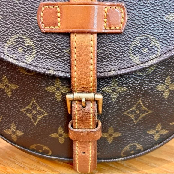 Louis Vuitton Authentic Monogram Chantilly Crossbody Bag - Picture 6 of 12